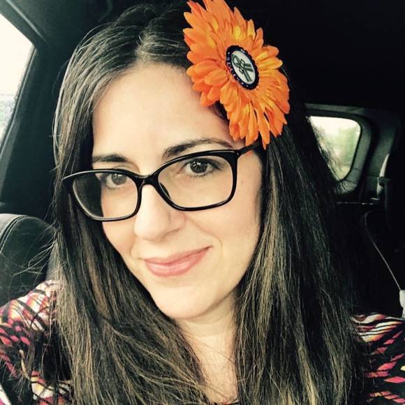 Meet your Posher, Janet - Picture 1 of 1